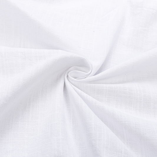 Közelkép egy elegáns fehér lenvászon férfi ingről