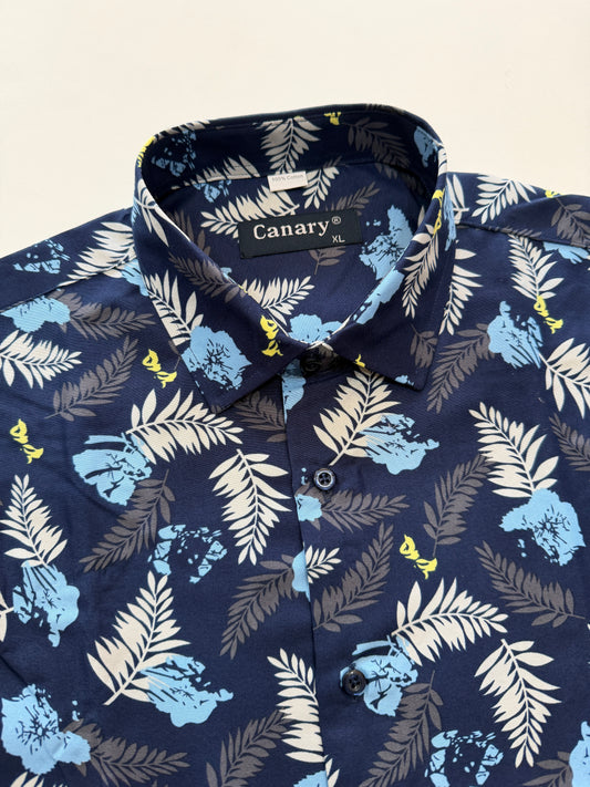 sötétkék férfi ing trópusi levélmintával és világoskék virágmintával