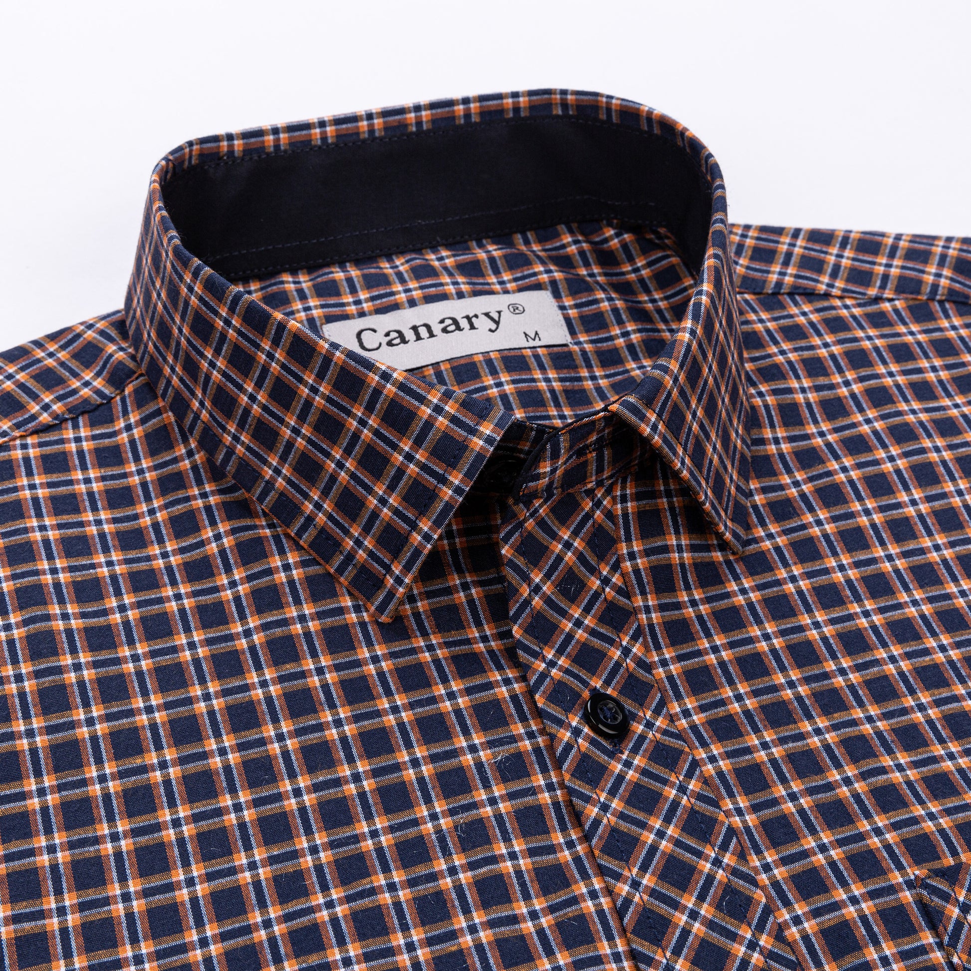 Közelkép egy elegáns kockás ingről M-4xl