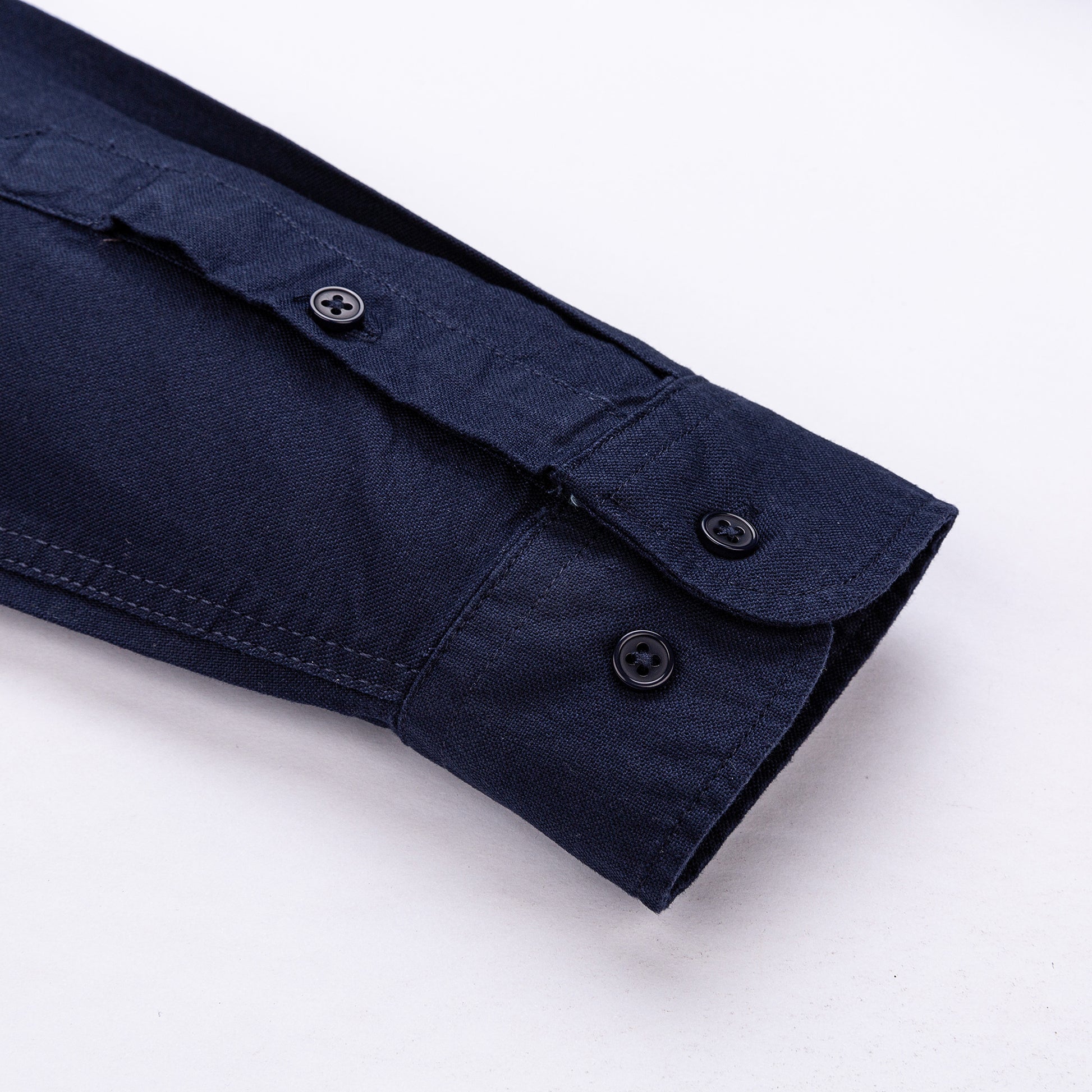 sötétkék oxford férfi ing mandzsetta részlet